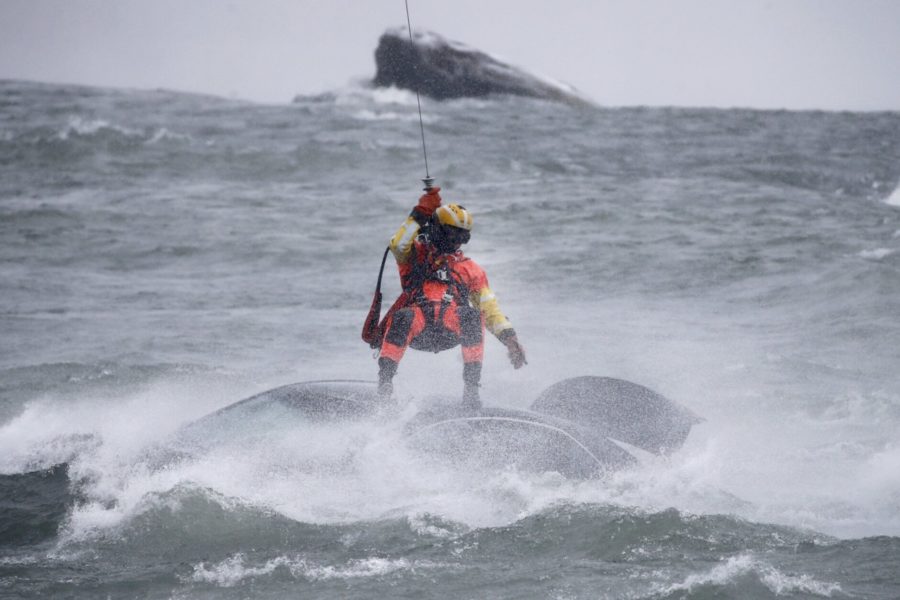 Coast Guard diver pulls body from vehicle in Niagara Falls!