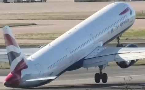Jet forced to abort landing in high winds