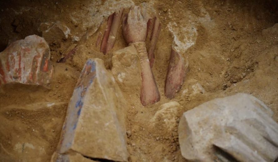 Remarkable ancient graveyard discovered at Notre-Dame by repair crews!