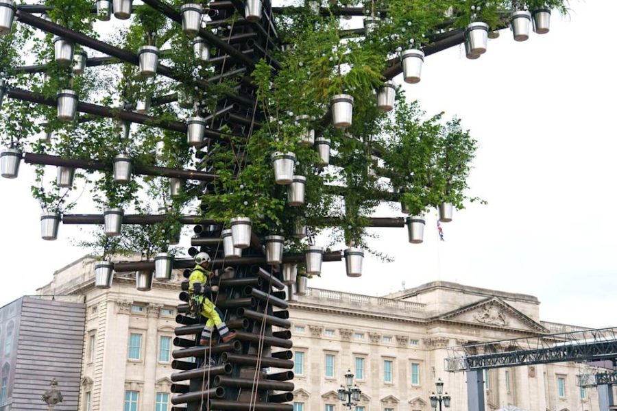 See Queen Elizabeth ll 70-foot tall tree sculpture