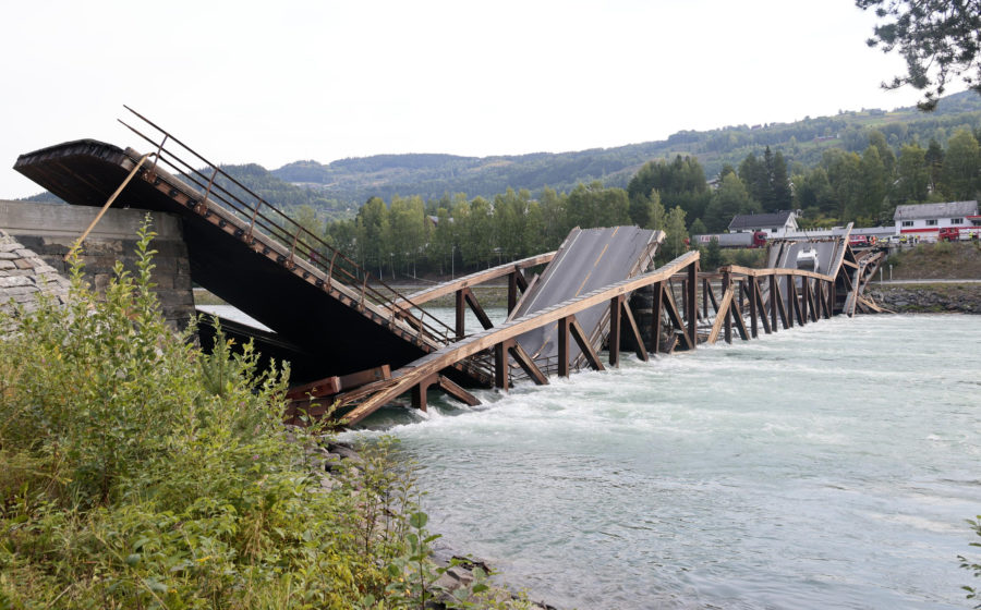 Bridge collapse: Vehicle plunges into river